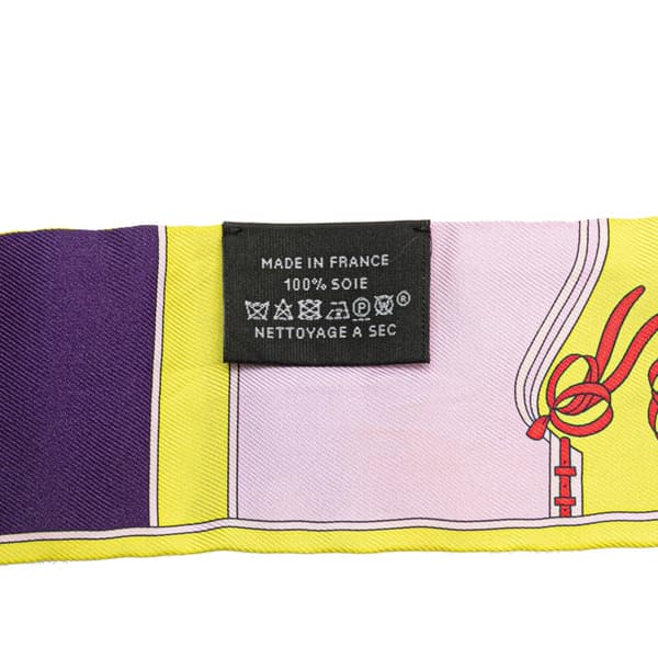 Pre-owned Hermès Camails Silk Twilly Scarf Yellow