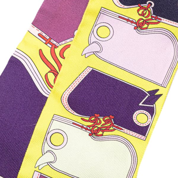 Pre-owned Hermès Camails Silk Twilly Scarf Yellow
