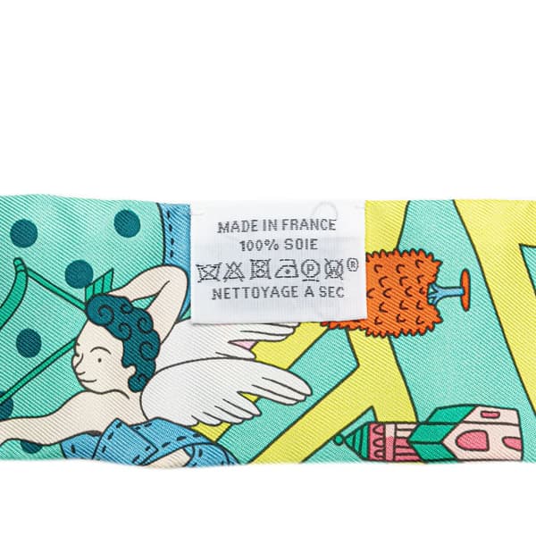 Pre-owned Hermès Les Nouveaux Amoureux de Paris Silk Twilly Scarf Green