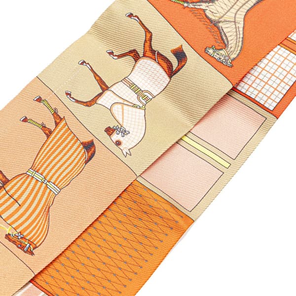 Pre-owned Hermès Couvertures Nouvelles Silk Twilly Scarf Orange