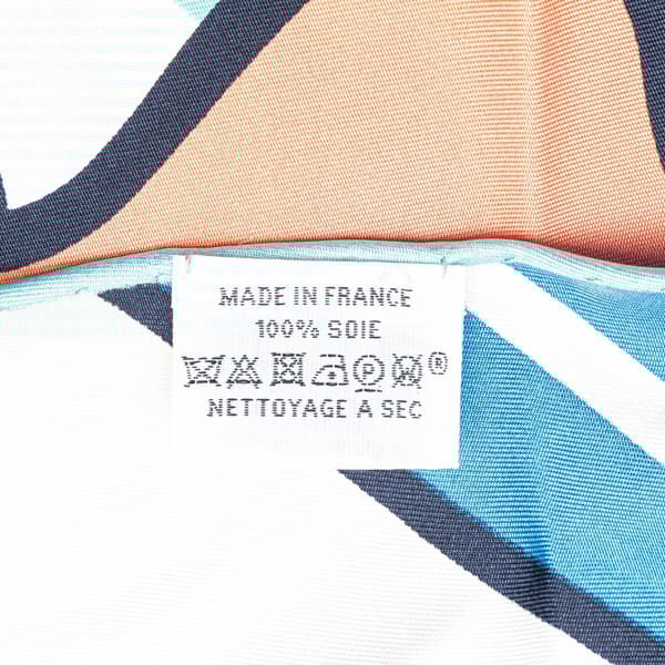 Pre-owned Hermès Quadrige Bayadere Giant Triangle Scarf Blue