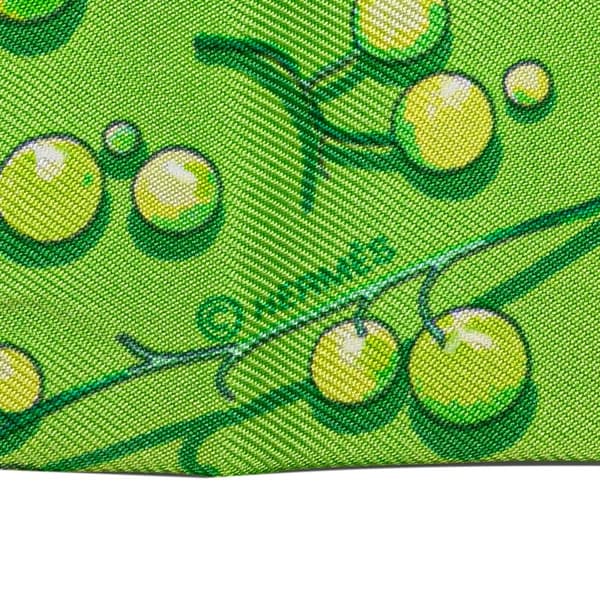 Pre-owned Hermès Red Berries Twilly Silk Scarf Green