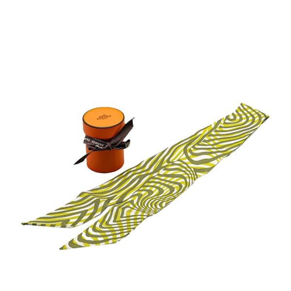 Pre-owned Hermès Refined Waves Twilly Silk Scarf Green