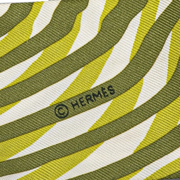 Pre-owned Hermès Refined Waves Twilly Silk Scarf Green
