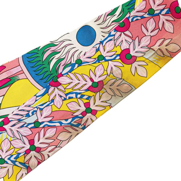 Pre-owned Hermès La Source de Pegase Silk Twilly Scarf Pink