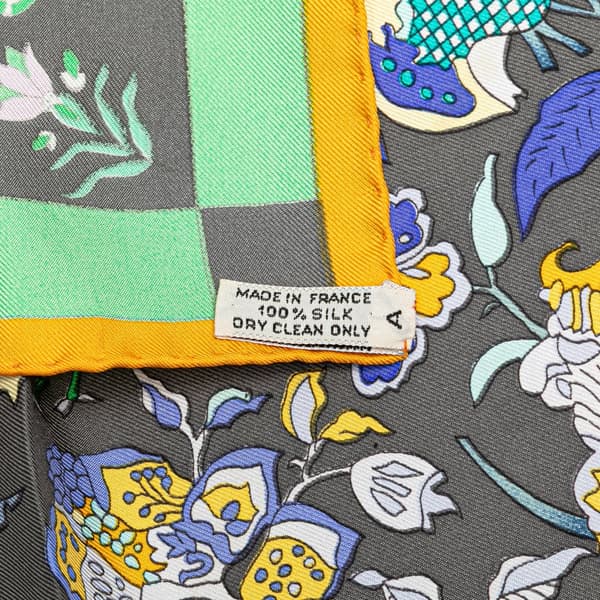 Pre-owned Hermès Fantaisies Indiennes Silk Scarf Black