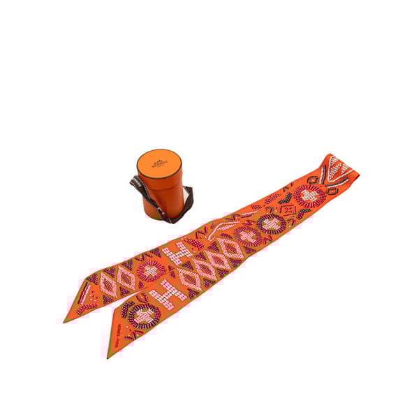 Pre-owned Hermès Kelly en Perles Silk Twilly Scarf Orange
