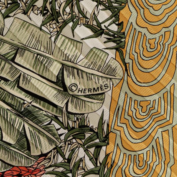 Pre-owned Hermès Les Legendes de L Arbre Pleated Silk Scarf Green