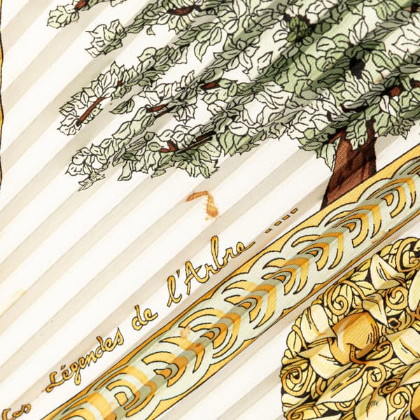 Pre-owned Hermès Les Legendes de L Arbre Pleated Silk Scarf Green