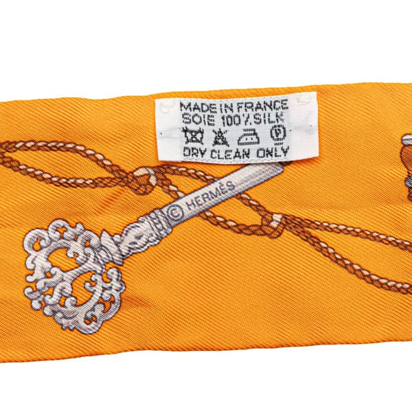 Pre-owned Hermès Les Cles a Pois Silk Twilly Scarf Orange