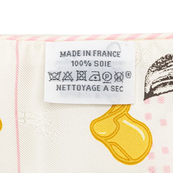Pre-owned Hermès Garde Robe Pop Silk Twilly Scarf White