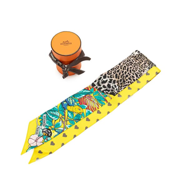 Pre-owned Hermès Jungle Love Silk Twilly Scarf Yellow