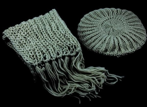 Halsduk och Basker set - Beige