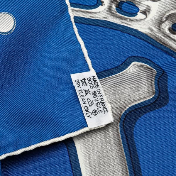 Pre-owned Hermès Vif Argent Silk Scarf Blue