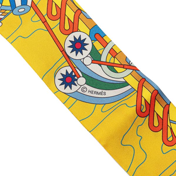 Pre-owned Hermès Odyssey Silk Twilly Scarf Yellow