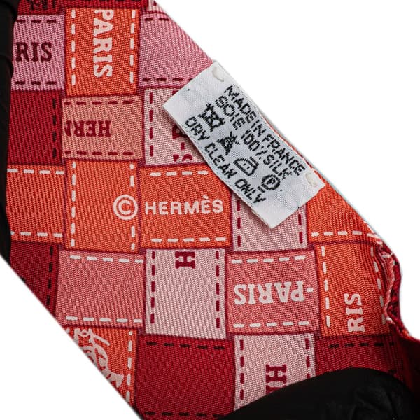 Pre-owned Hermès Bolduc Au Carre Silk Twilly Scarf Pink