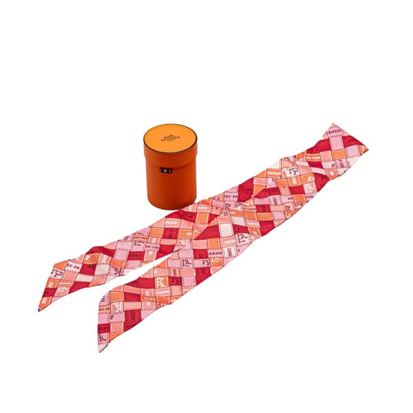 Pre-owned Hermès Bolduc Au Carre Silk Twilly Scarf Pink