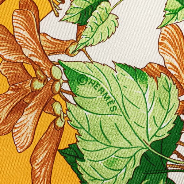 Pre-owned Hermès Au Coeur des Bois Silk Scarf Yellow