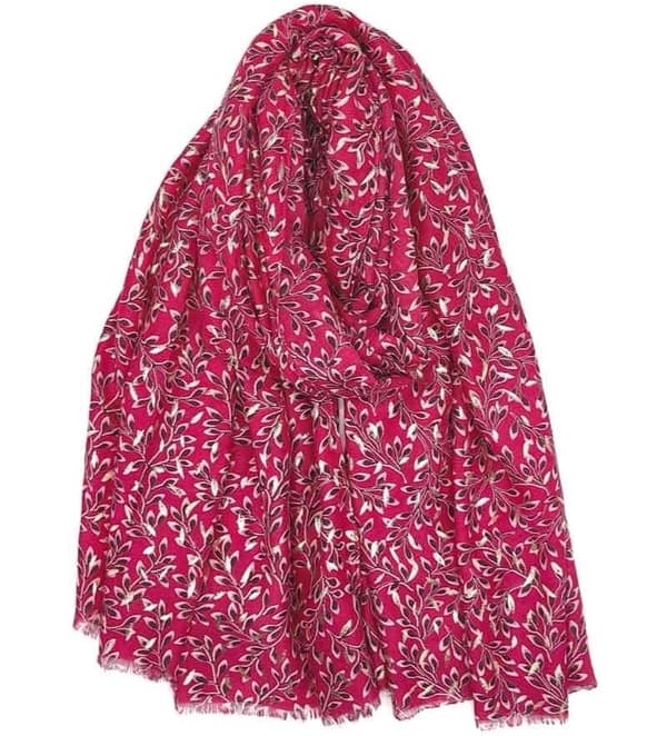 Scarf with print motif in several different color choices