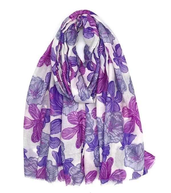 Floral scarf in several summery colors