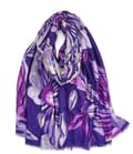 Pikkukuva 4 / 7: A scarf with flowers and leaves in several colors