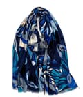 Pikkukuva 2 / 7: A scarf with flowers and leaves in several colors