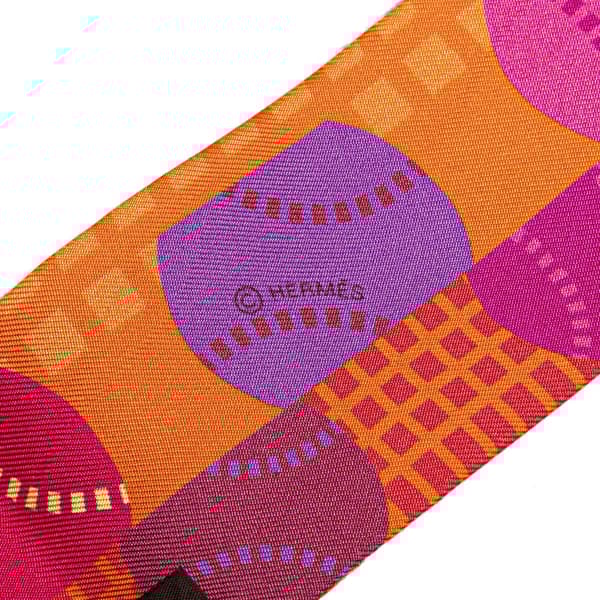 Pre-owned Hermès Balles de Tennis Silk Twilly Scarf Orange