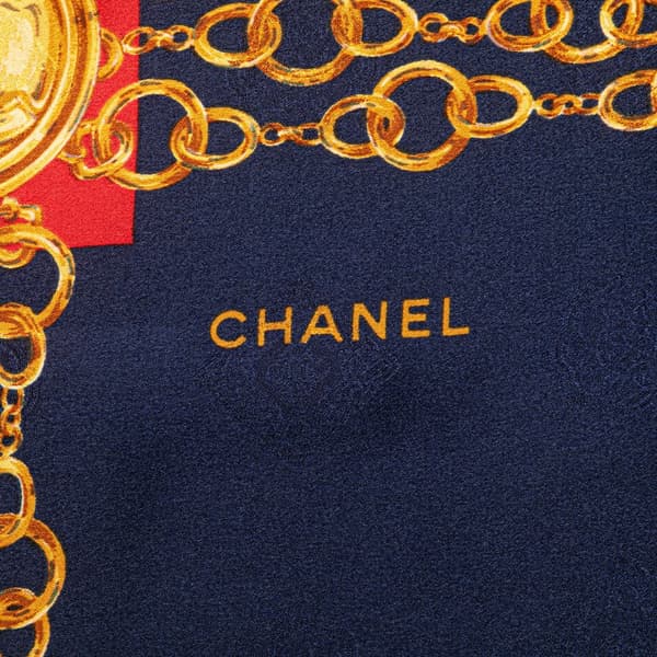 Pre-owned Chanel CC Chain Silk Scarf Red