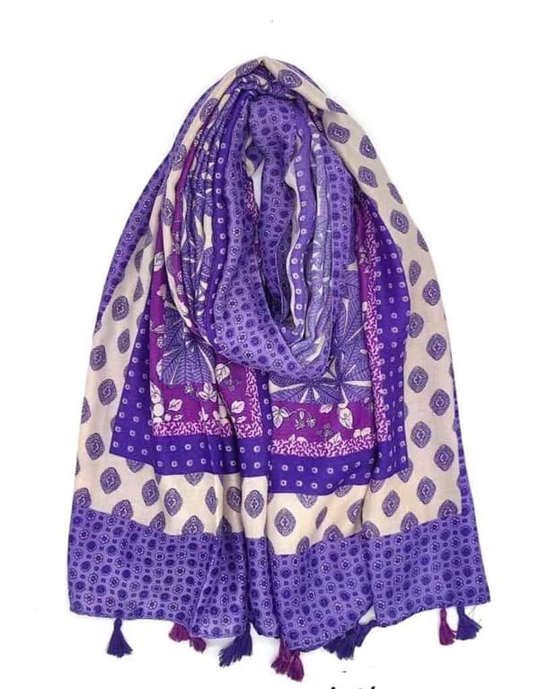 Scarf med tofsar - finns i flera färger