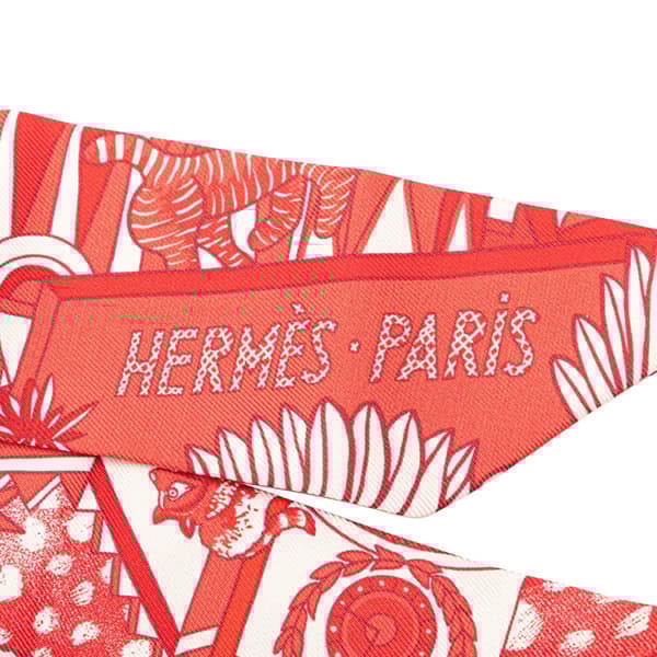Pre-owned Hermès Animapolis Silk Twilly Scarf Red