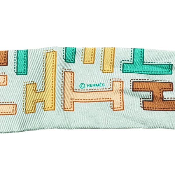 Pre-owned Hermès H Silk Twilly Scarf Green