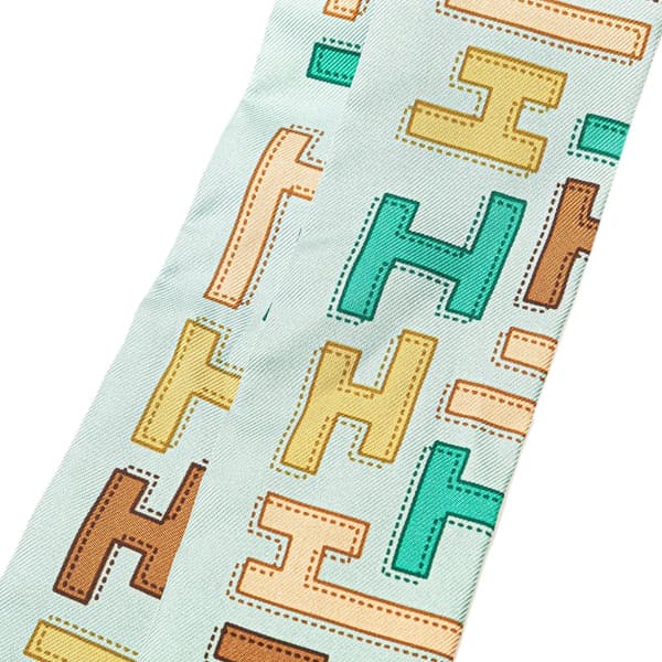 Pre-owned Hermès H Silk Twilly Scarf Green