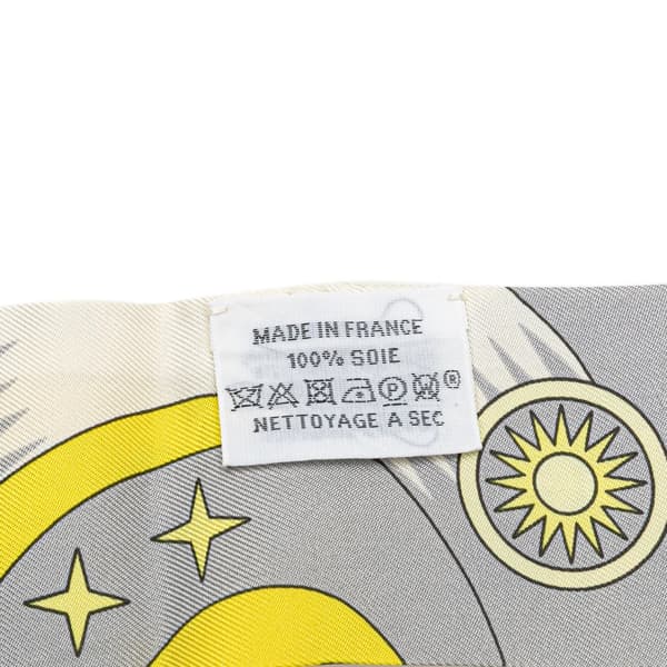 Pre-owned Hermès La Source de Pegase Silk Twilly Scarf Yellow