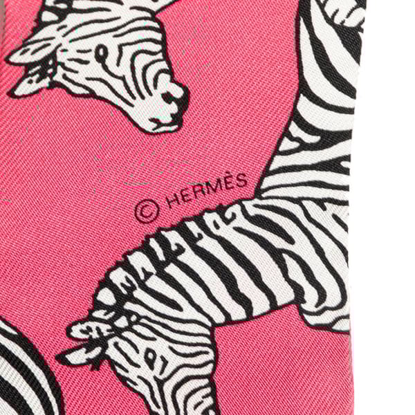Pre-owned Hermès Les Zebres Silk Twilly Scarf Pink