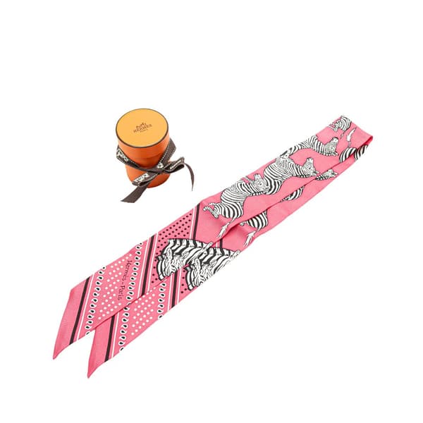 Pre-owned Hermès Les Zebres Silk Twilly Scarf Pink