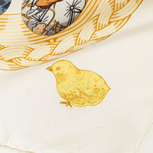 Pre-owned Hermès Couvee D'Hermes Silk Scarf White