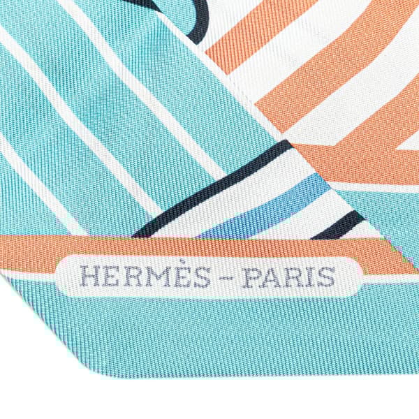 Pre-owned Hermès Quadrige Bayadere Silk Twilly Scarf Blue