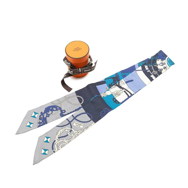 Pre-owned Hermès Tours de Cles Twilly Silk Scarf Blue