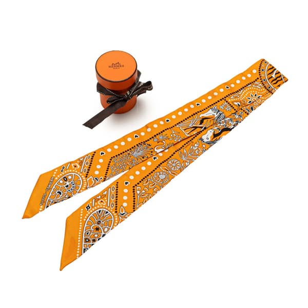 Pre-owned Hermès Entre Ciel Et Mer Bandana Silk Twilly Scarf Orange