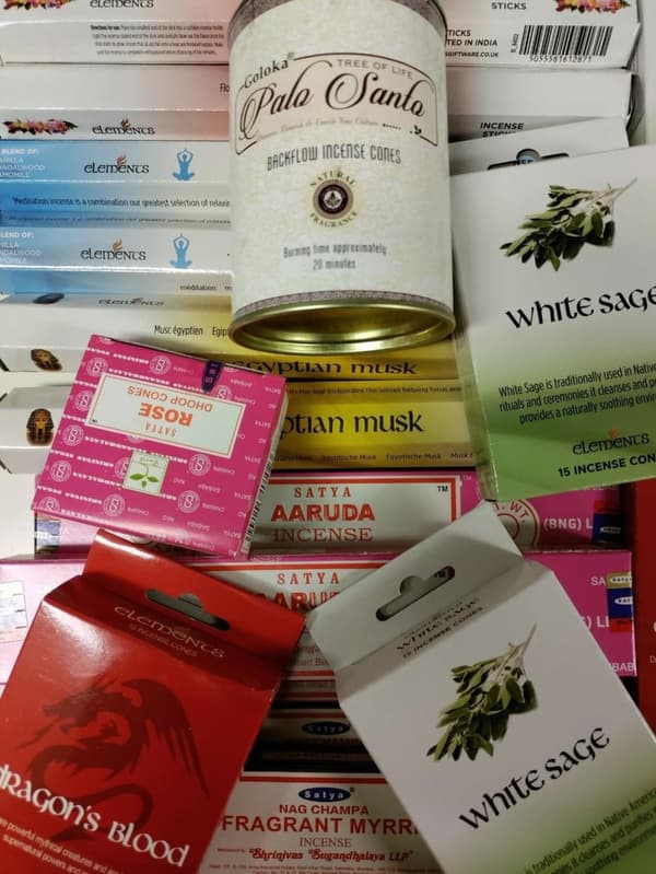 Exklusiv 22-Pack Rökelsestickor och Koner . Tolalt ca 350st