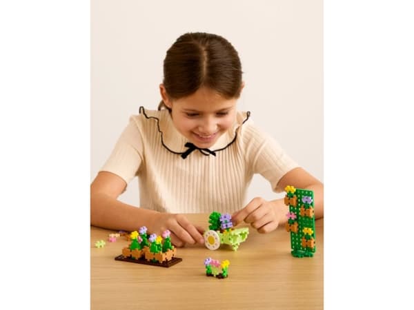 Plus-Plus Learn to Build Flower Shop