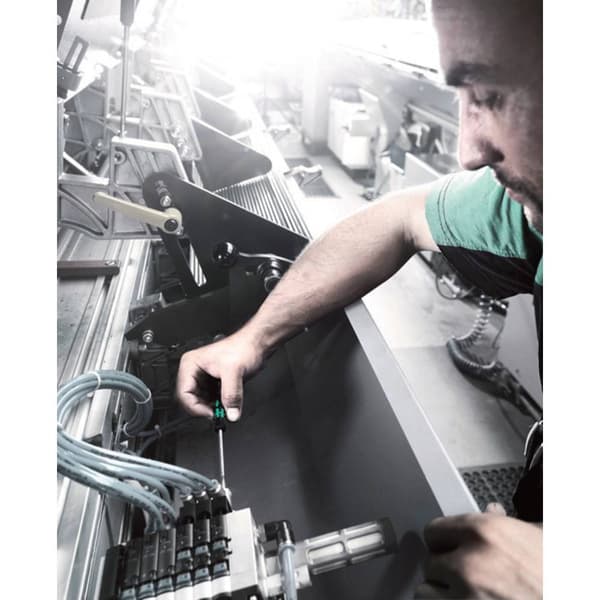 Wera 2067 Elektronik och finmekanik Torx-skruvmejsel Storlek (skruvmejsel) T 6 Klinglängd: 40 mm 1 st