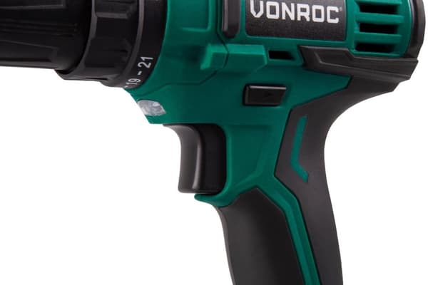 VONROC Bore-/skruemaskine 20V | Inkl. 2.0Ah akku og oplader