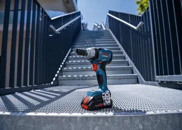 BOSCH PROFESSIONAL GDS 18V-330 HC sladdlös slagdrivare - 2 batterier - laddare - fodral