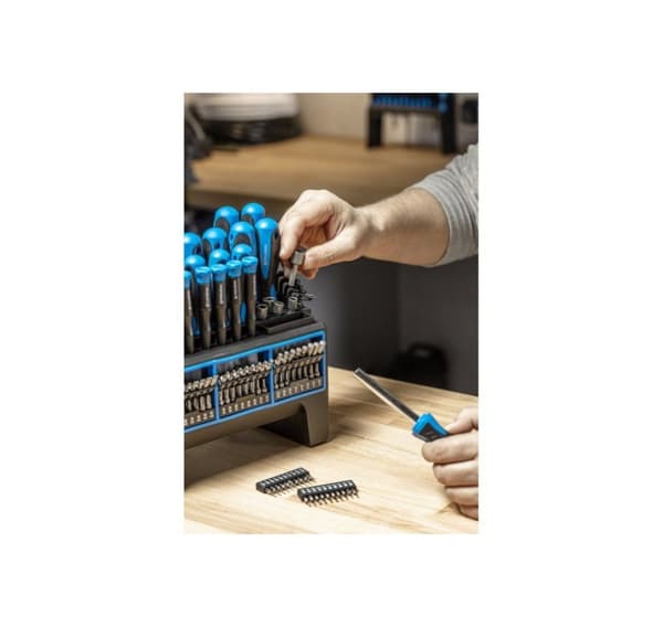 Set med skruvmejslar + bits 114 delar