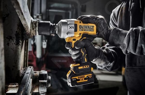 DeWALT Outillage 18V sladdlös slagnyckel, utan batteri DCF961N