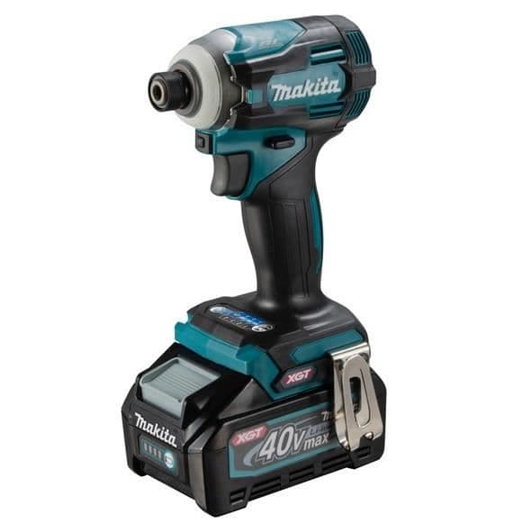 Makita XGT 40Vmax Li-Ion 220 Nm slagdrivare med 2 4,0 Ah-batterier och MAKPAC II-väska