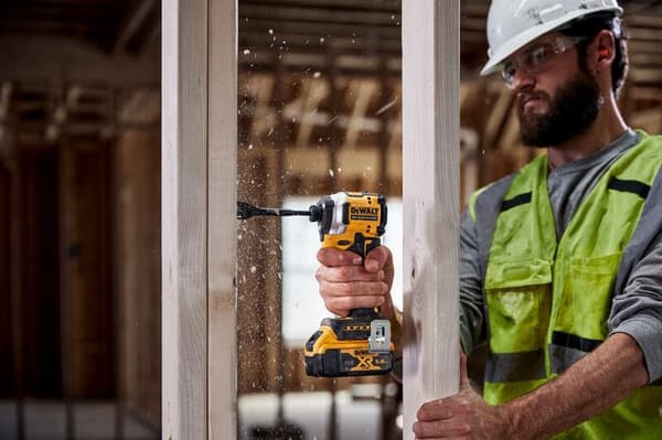 DeWalt DCF850NT 18 V:n 3-vaihteinen iskuporakone
