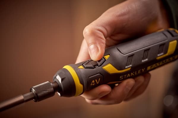 STANLEY FATMAX FMHT66719-0 4V Akku Skruetrækker med Oplader og Bits