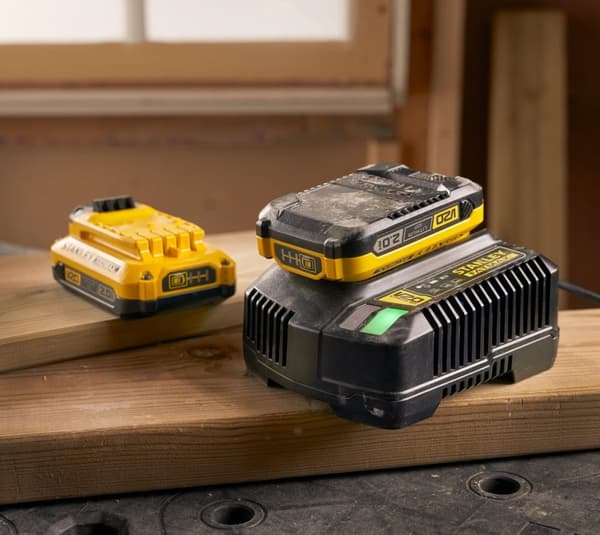 STANLEY SFMCD700D2A-QW 20V bore-/skruemaskine